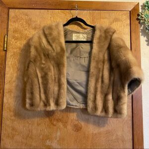 SOLD William Rosendorf Real Mink Fur Short Winter Shawl🍓